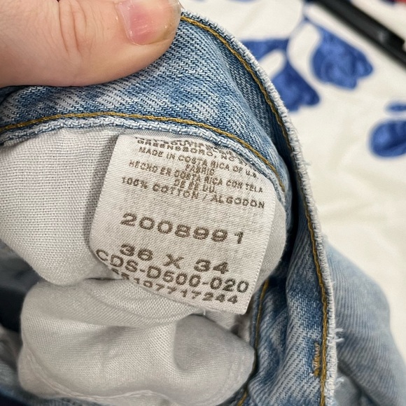 Distressed Jean shorts - Picture 4 of 4